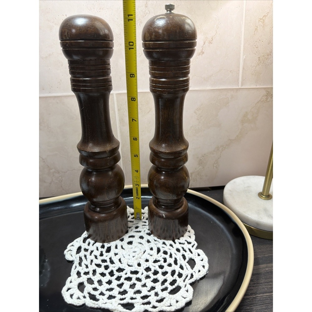 Vintage Wood Salt & Pepper Set Grinder Mill Shaker Taiwan MCM 11 Inches